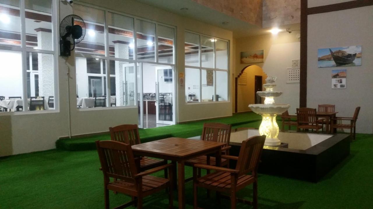 Sur Bandar Al Ayjah Hotel Apartments Ngoại thất bức ảnh