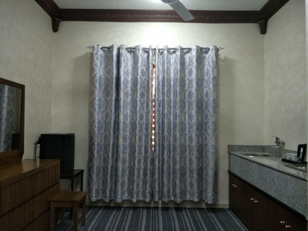 Sur Bandar Al Ayjah Hotel Apartments Ngoại thất bức ảnh